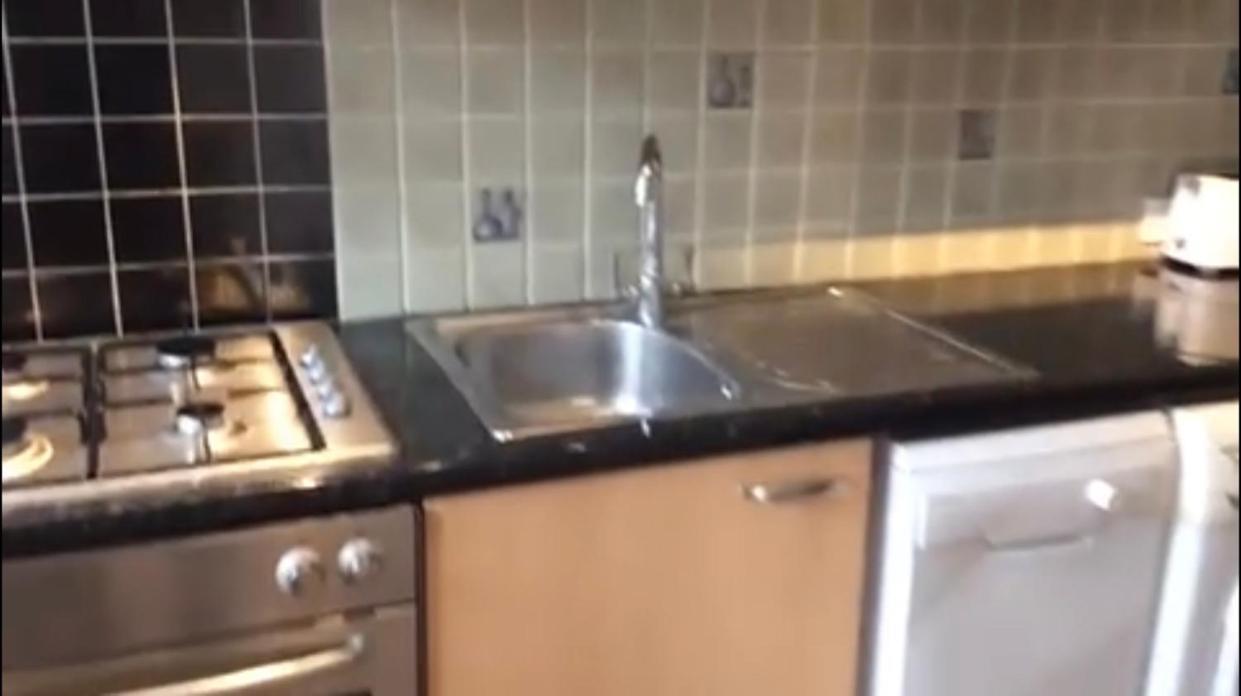 Double Room Best Location Near Shopping Center & Free Parking โคเวนทรี ภายนอก รูปภาพ